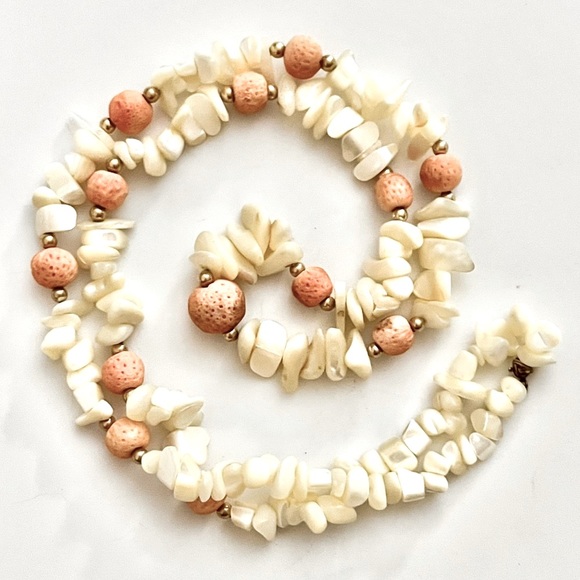 🦢🌾 Vintage Mother of Pearl & Natural Sponge Coral Beaded 32” Necklace - Picture 3 of 6